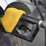 El gobierno resolvió mantener los precios de los combustibles para agosto