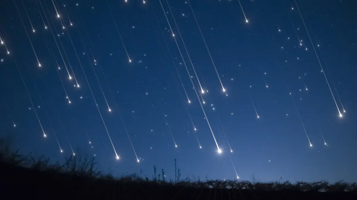Una doble lluvia de meteoros iluminará el cielo de Uruguay en julio: cuándo se dará el fenómeno astronómico